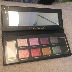 Too Faced Glitter Bomb Eyeshadow Pallet